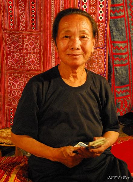 Hmong weaver.jpg - Luang Prabang